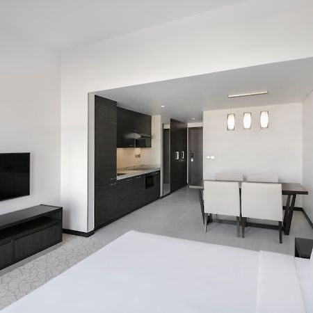 Hyatt Place Dubai Jumeirah Bagian luar foto