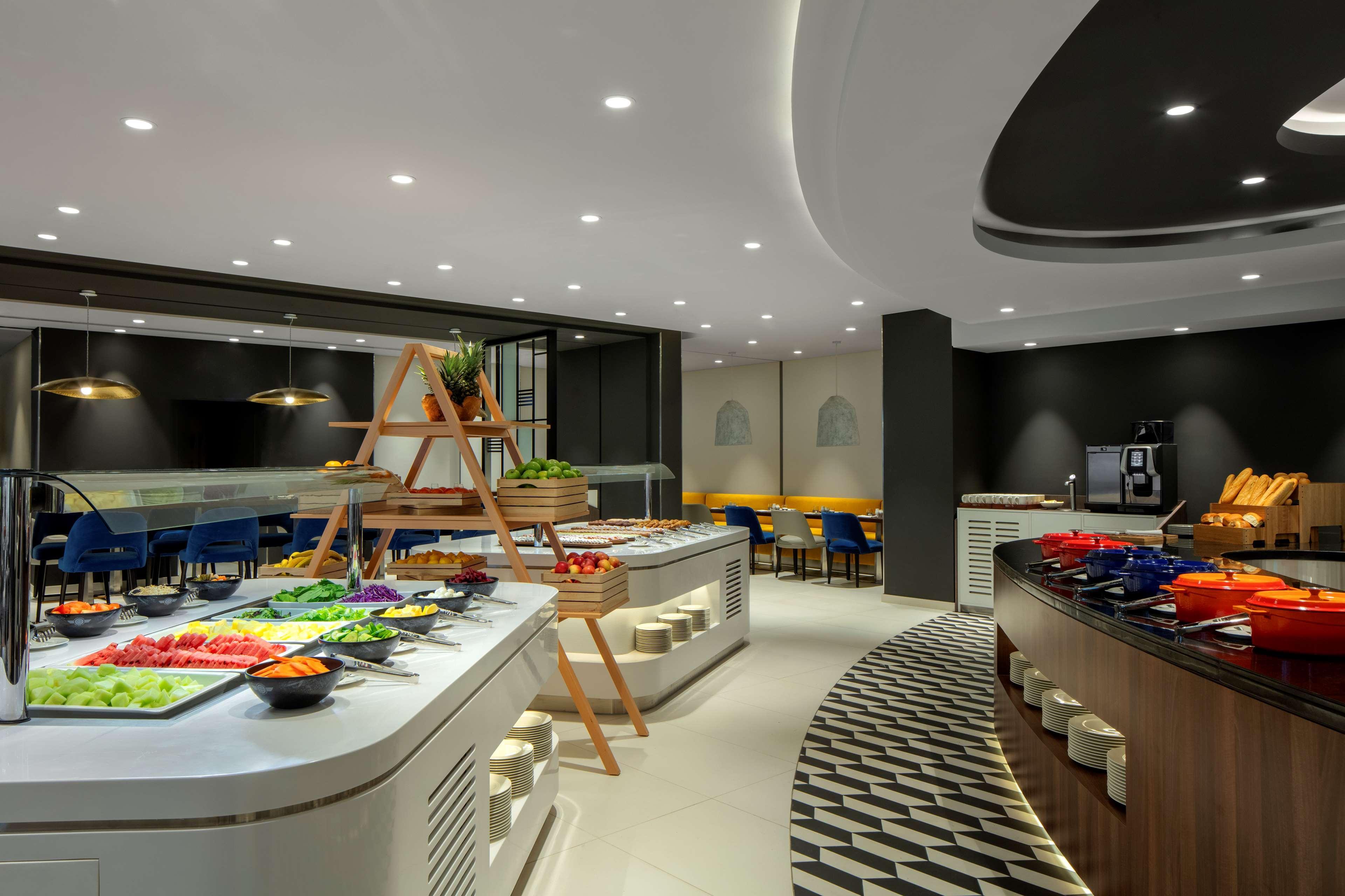 Hyatt Place Dubai Jumeirah Bagian luar foto
